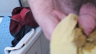 Wank with shit in yellow pants